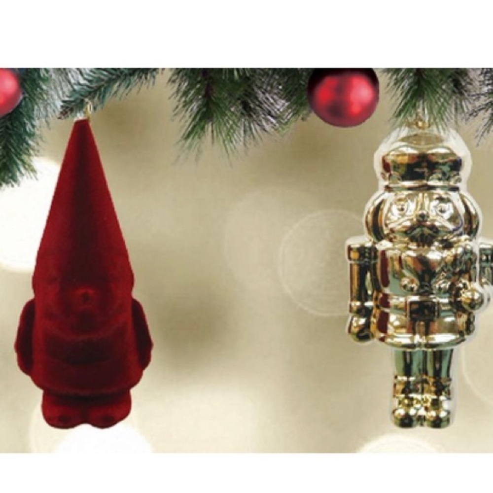 27 Pieces Gnomes And Nutcrackers Plastic Christmas Ornaments